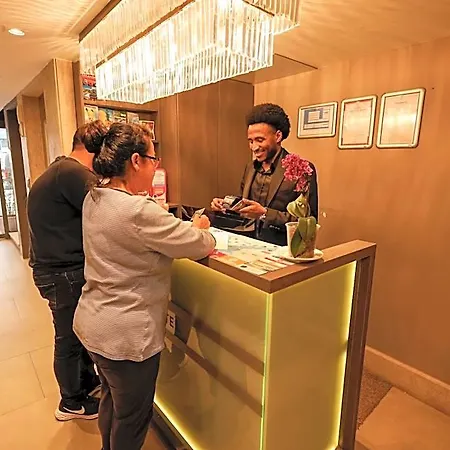 Diamond Hotel 3*