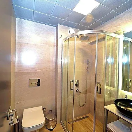 Diamond Hotel 3*